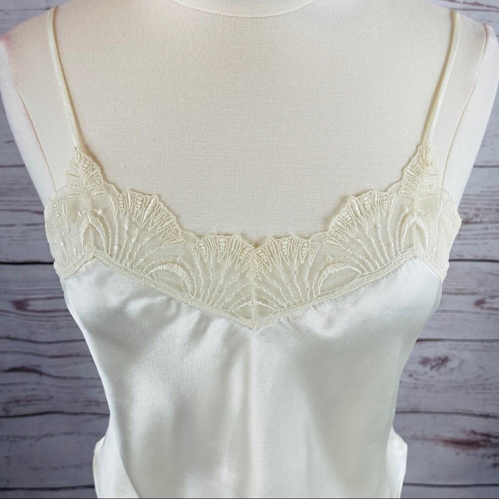 Victoria's Secret vintage ivory camisole lace - Picture 2 of 8